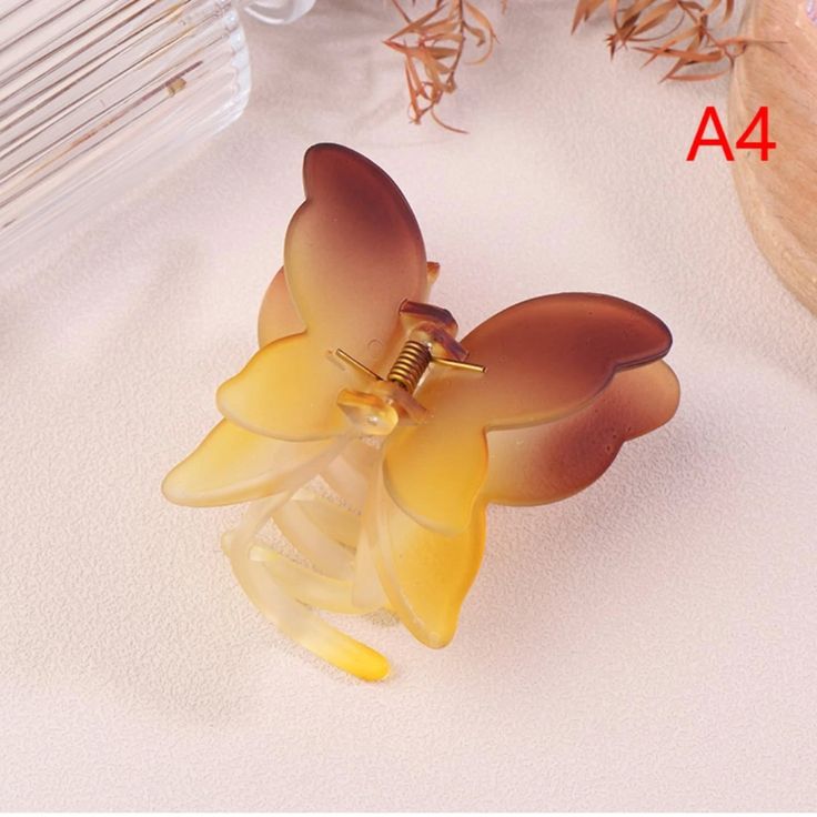Butterfly Bloom – Dual Tone Claw Clip