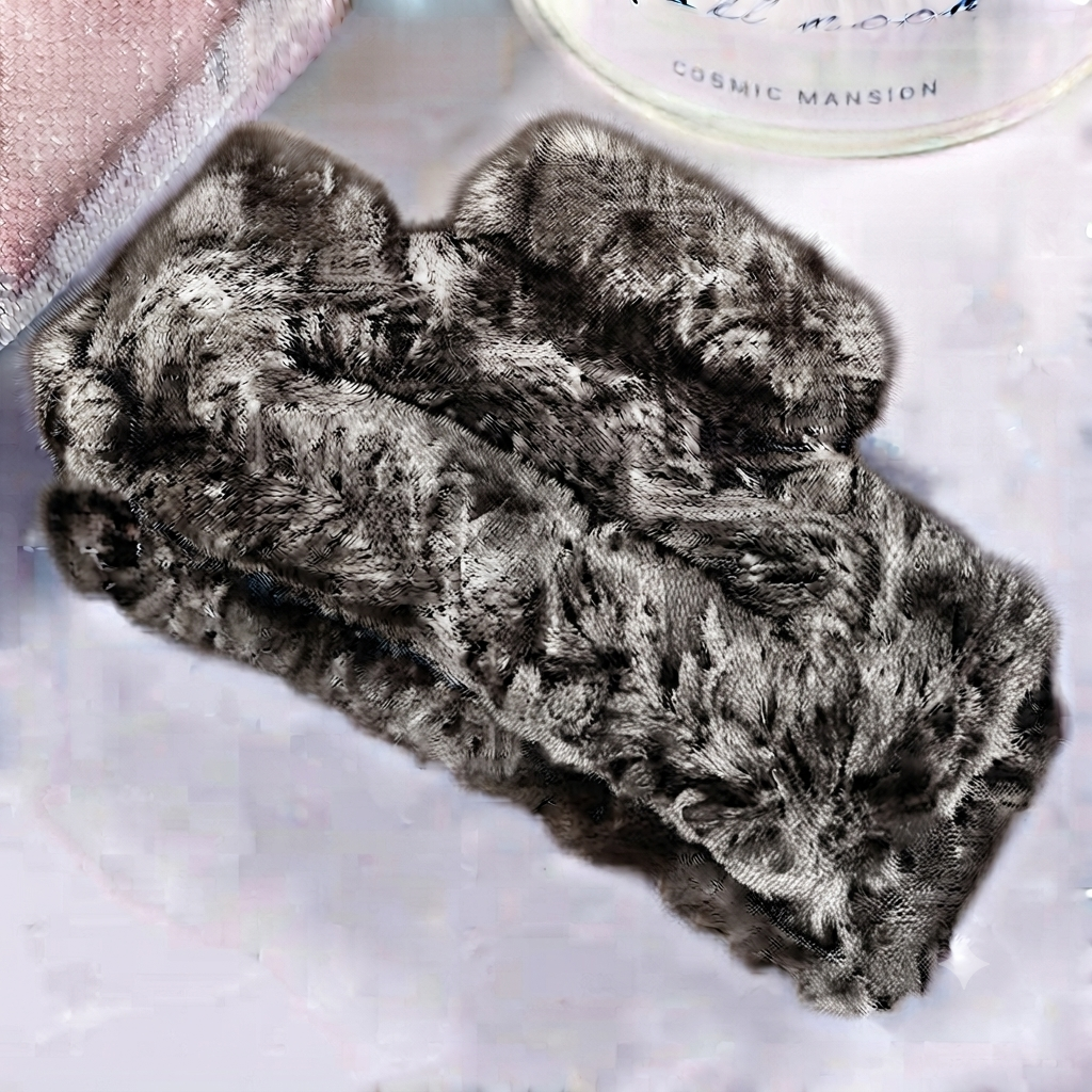 Square Fur Claw Clip